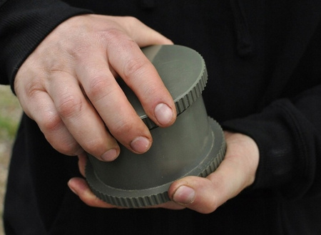 MIVARDI Kruszarka Bait Crusher