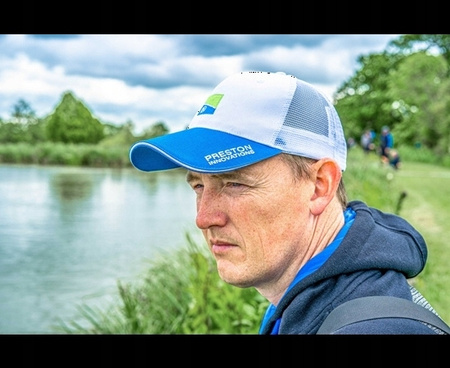 P0200381 PRESTON CZAPKA White Mesh Cap